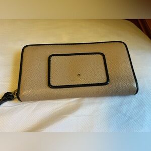 Kate Spade Tan and Black Wallet